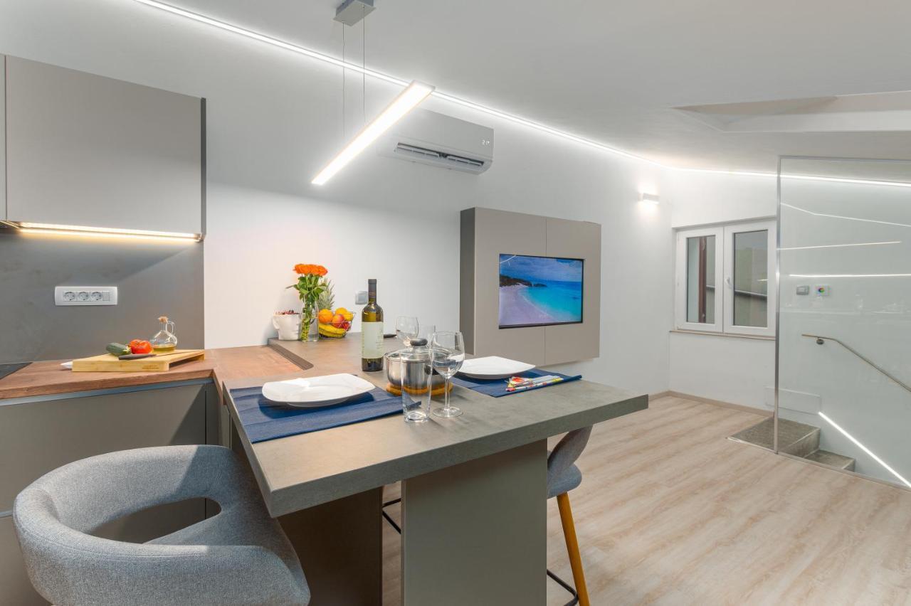 Apartment Ena Near Pula Amphitheater Buitenkant foto