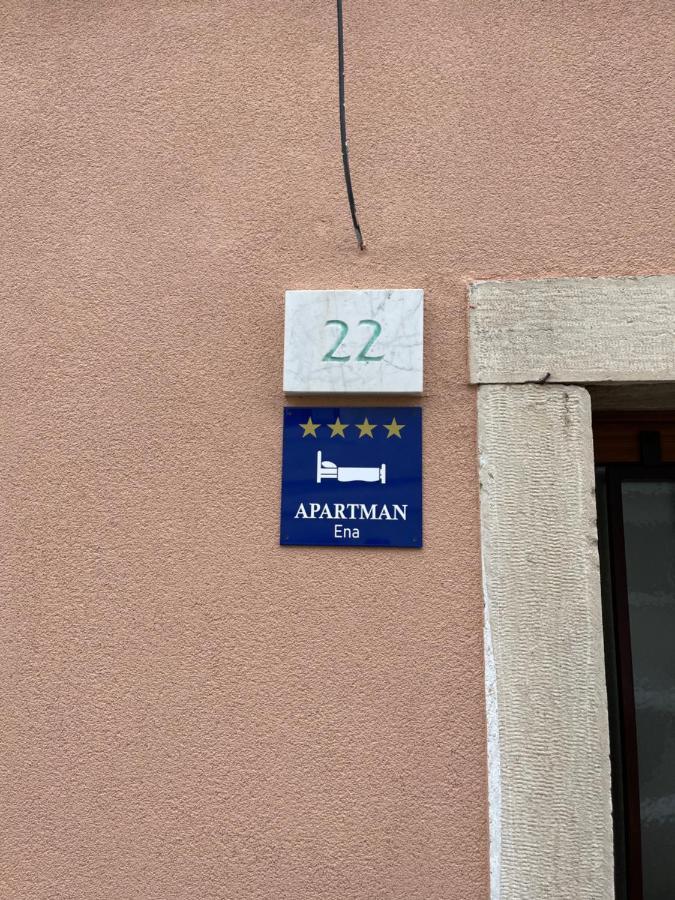 Apartment Ena Near Pula Amphitheater Buitenkant foto