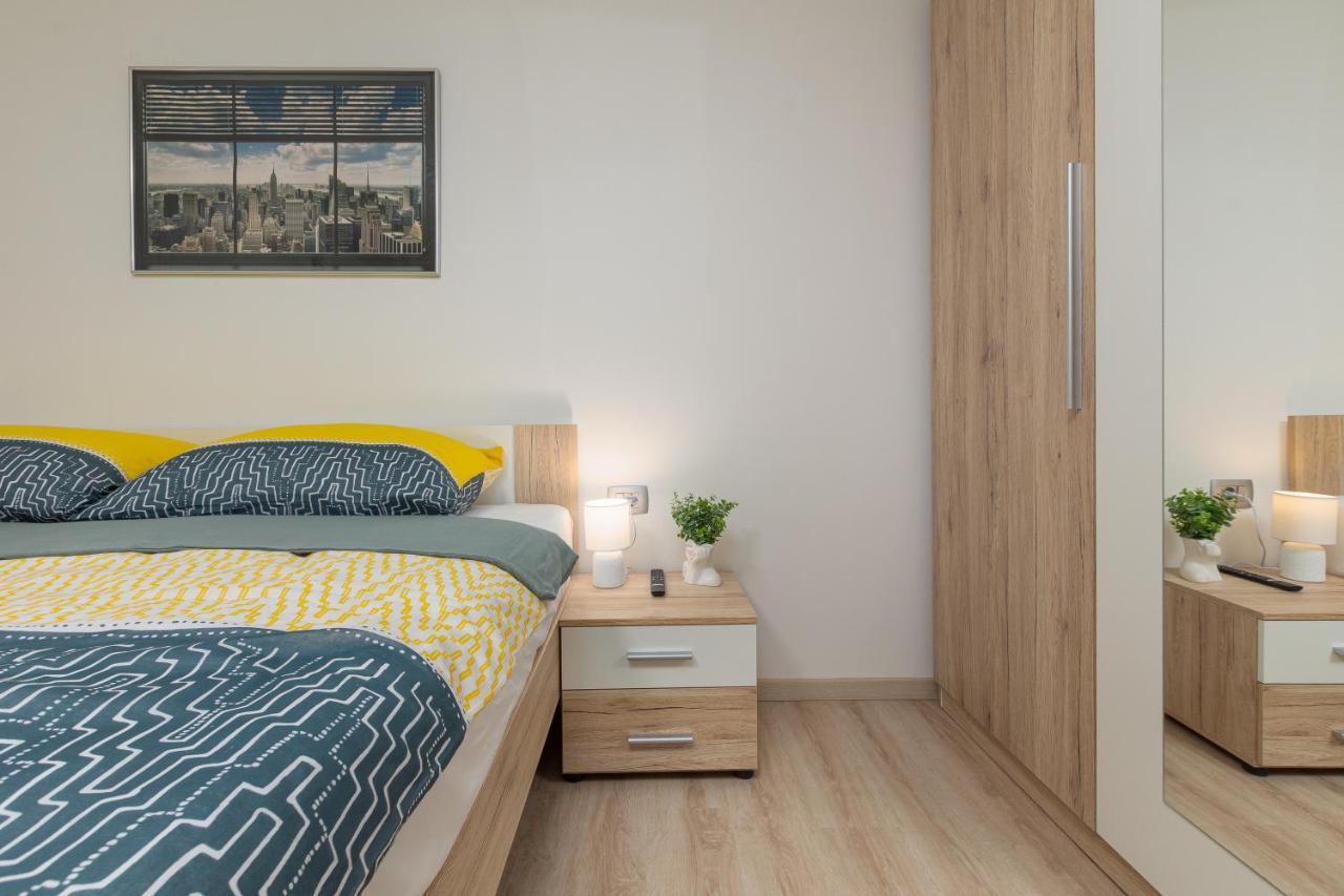 Apartment Ena Near Pula Amphitheater Buitenkant foto
