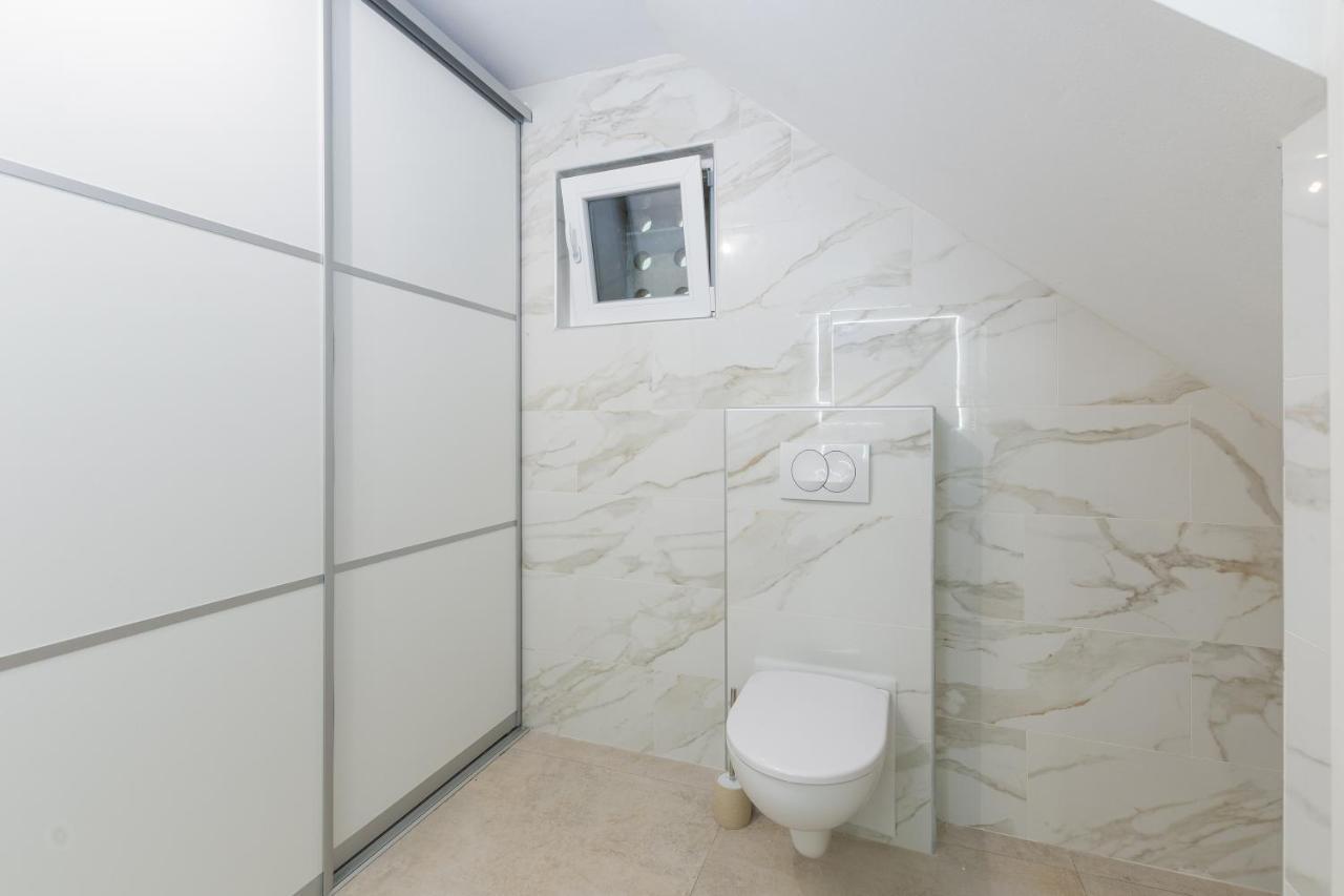 Apartment Ena Near Pula Amphitheater Buitenkant foto